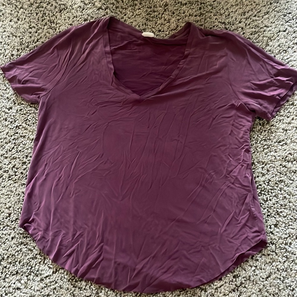 Satiny loose fitted v neck